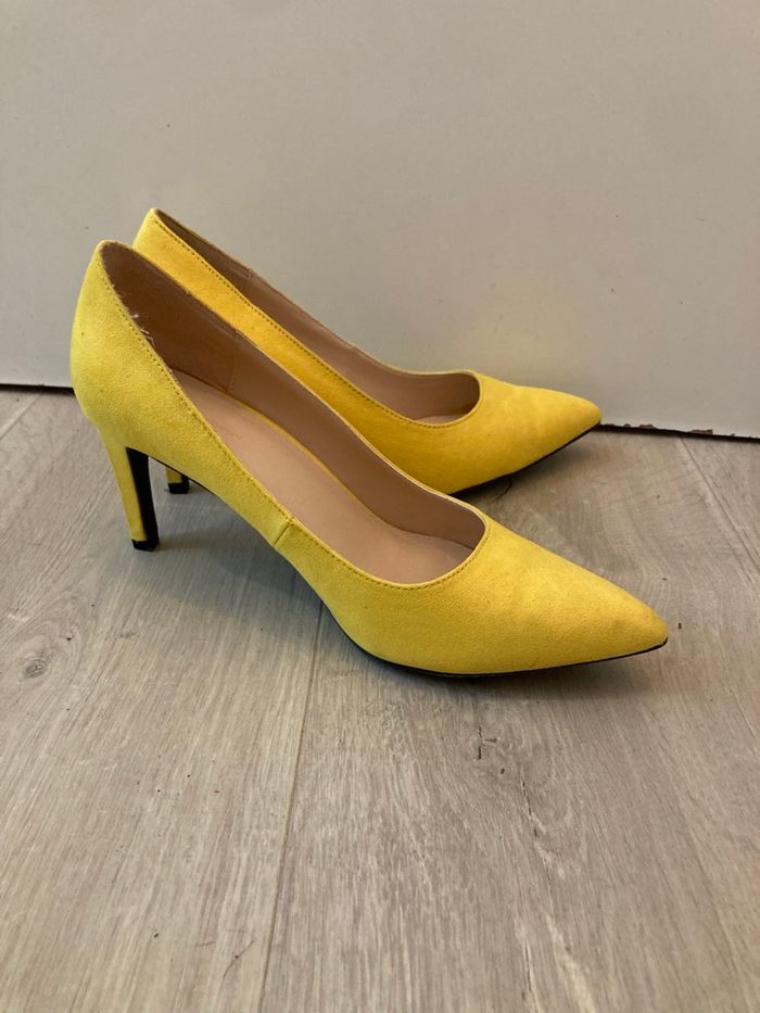 Escarpins jaune - photo numéro 2