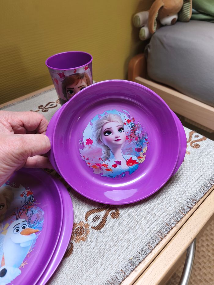 Reine des neiges - assiettes et gobelet - photo numéro 4