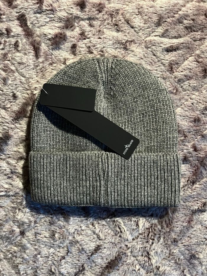 Bonnet Stone Island - photo numéro 2