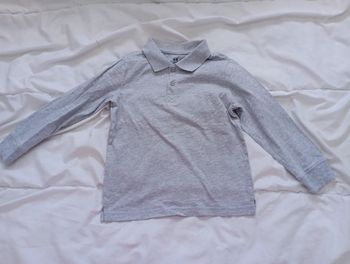 Polo manches longues gris H&M 4/6 ans neuf 3€
