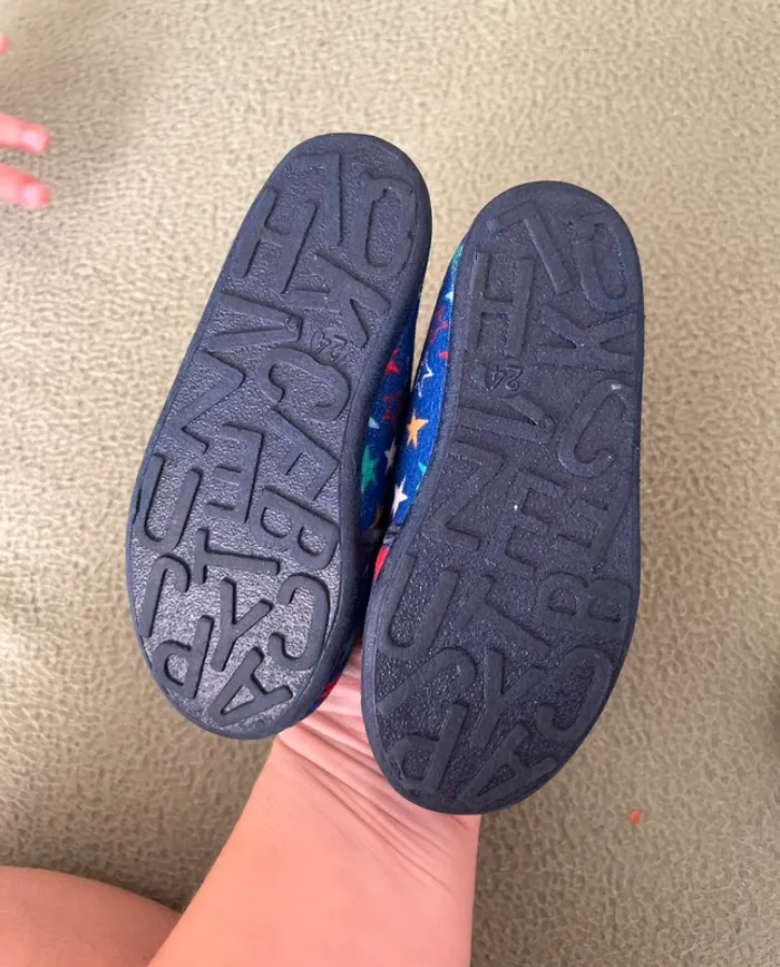 Chaussons semelle dur taille 24 - photo numéro 2