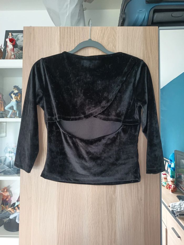 Top tee-shirt noir manches longues en velours avec un dos nus jennyfer - Taille S 36 - photo numéro 4