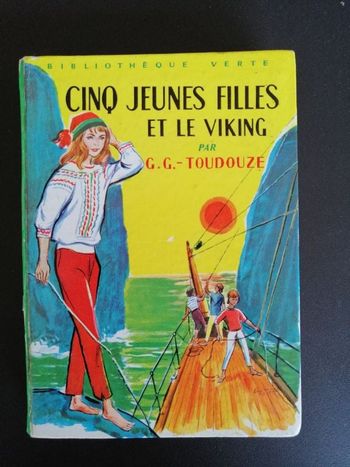 Livre Cinq jeunes filles et le viking en bon état