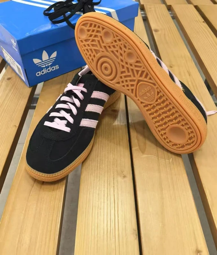 SpAéciale Adidas Handball taille 37 - photo numéro 2