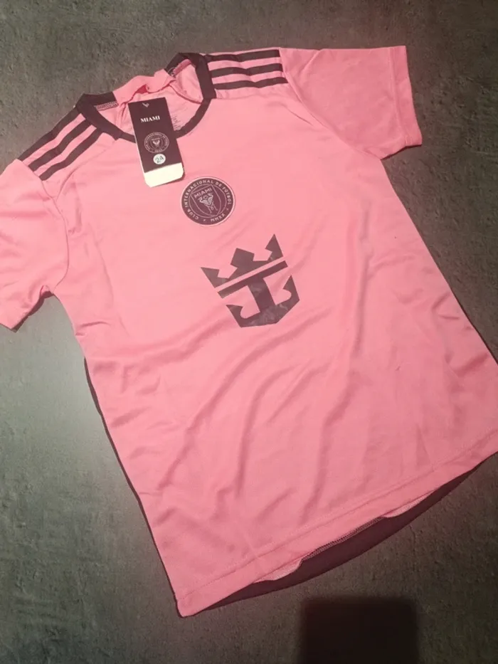 Tenue foot Léo Messi Inter Miami rose. T.24 - photo numéro 2