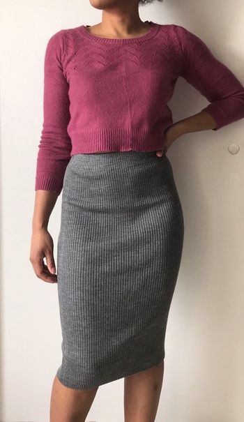 Pull court avec fronces aux épaules
