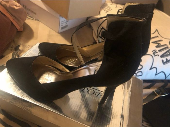 Escarpins à talons noirs - photo numéro 4