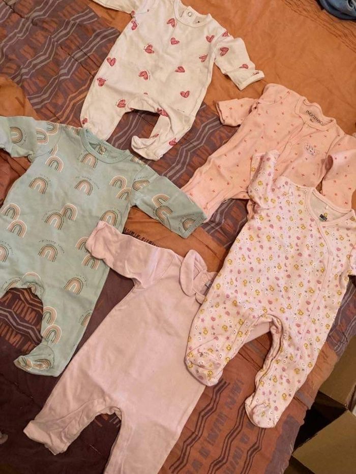 Lot vêtement bébé 1mois - photo numéro 2