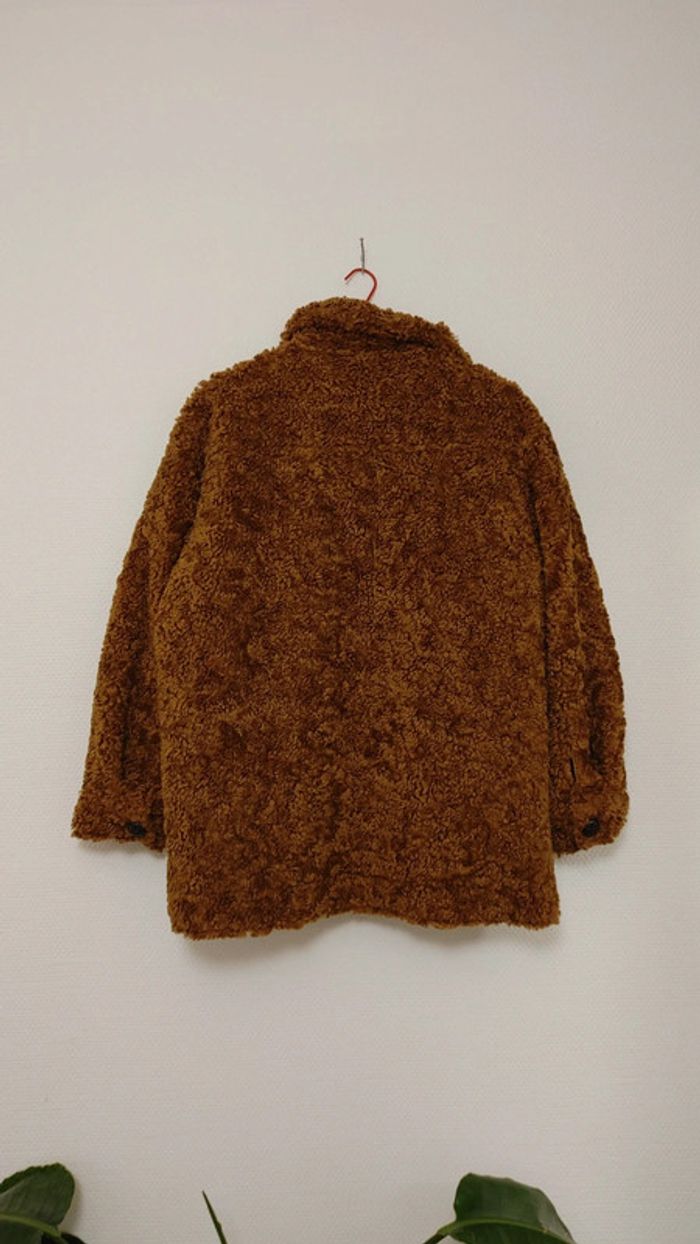 Manteau veste tendance faux shearling teddy bouclé marron brun découpe originale fente - photo numéro 5