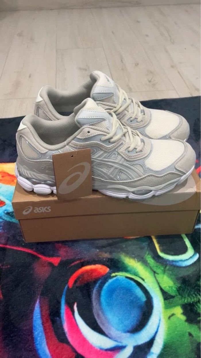 paire de asics - photo numéro 4