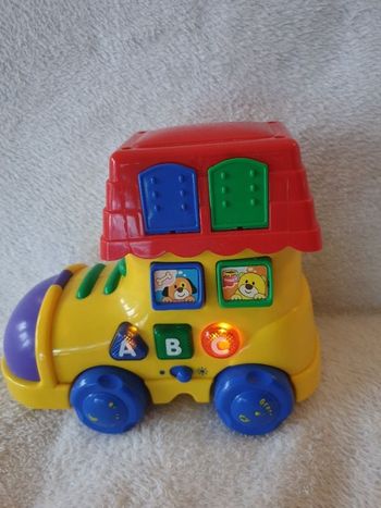 Petit train musical et lumineux