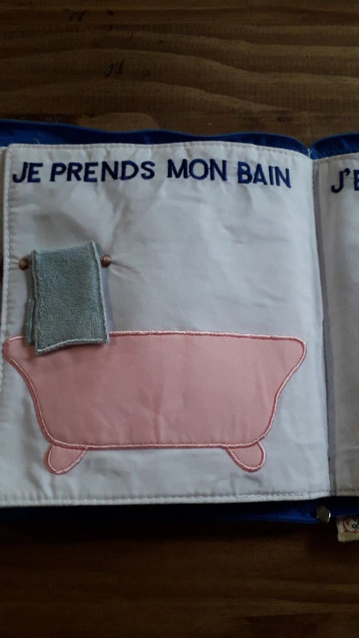 Magnifique livre bébé en tissu et broderie de qualité - photo numéro 7