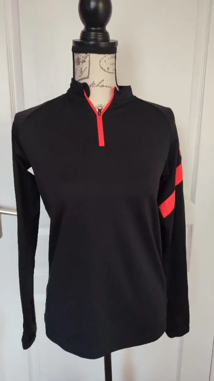 NIKE DRI FIT TAILLE L ENFANT