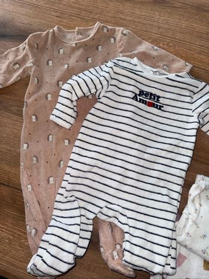 4 pyjamas en velours - photo numéro 2