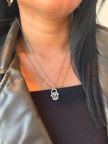 Chaîne et pendentif main de fatma avec strass neuve