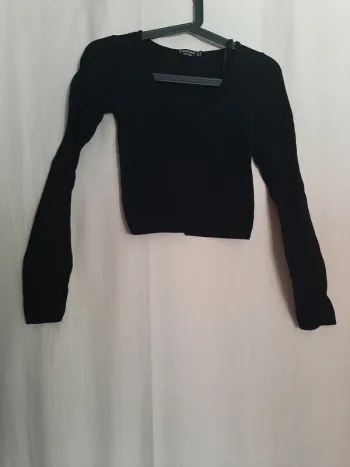 Haut pull col v court stradivarius