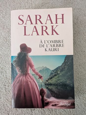 Livre A l'ombre de l'arbre Kauri de Sarah Lark