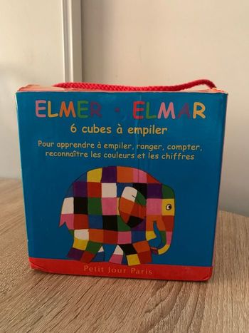 Jeu de cubes à empiler ou à encastrer Elmer