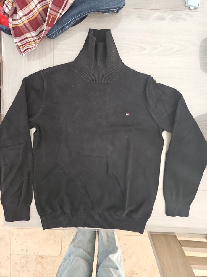 Pull col roulé noir tommy hilfiger T 12 ans