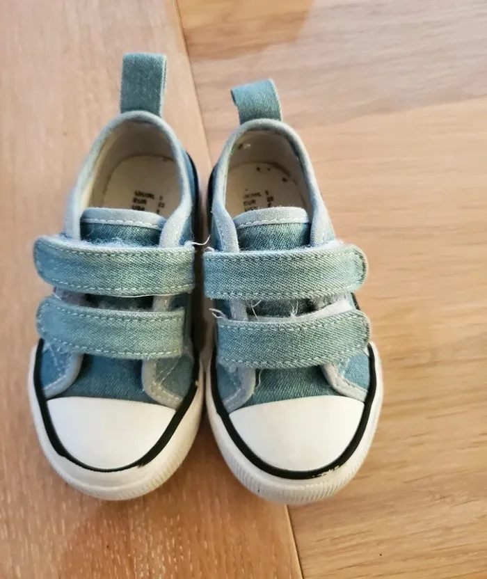 Baskets a scratch primark Taille 22