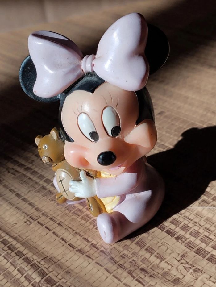 Minnie et son doudou Disney