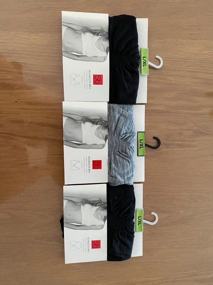 Lot 3 brassières