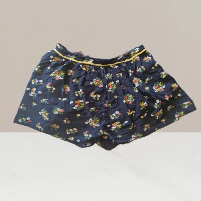 Magnifique short floral bleu marine - FPC - Taille 12 ans - photo numéro 2