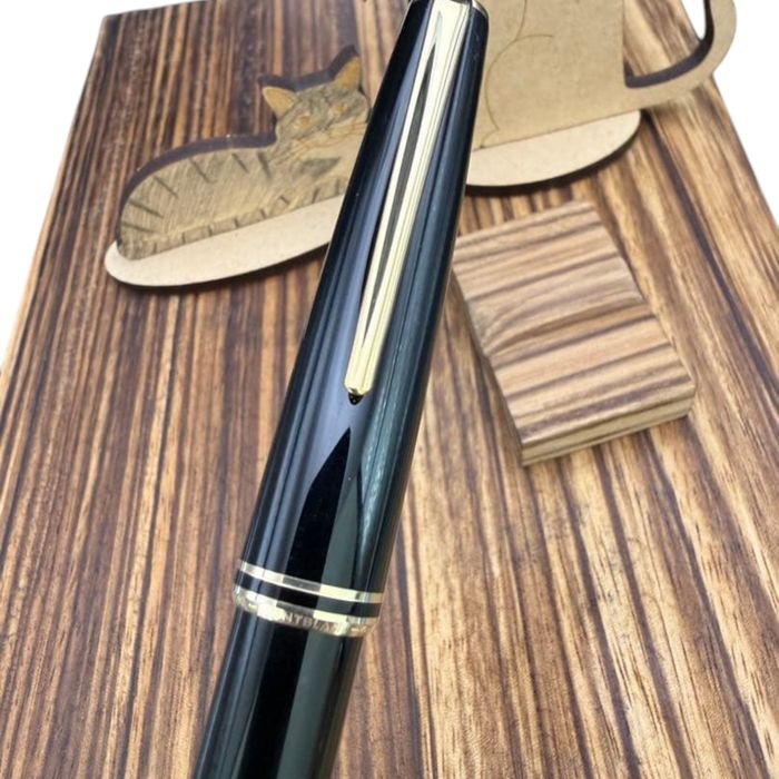 Stylo plume Montblanc Classic 14K plume F noir - photo numéro 2