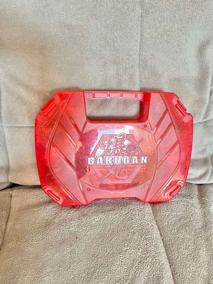 Valise bakugan avec cartes et jetons - photo numéro 2