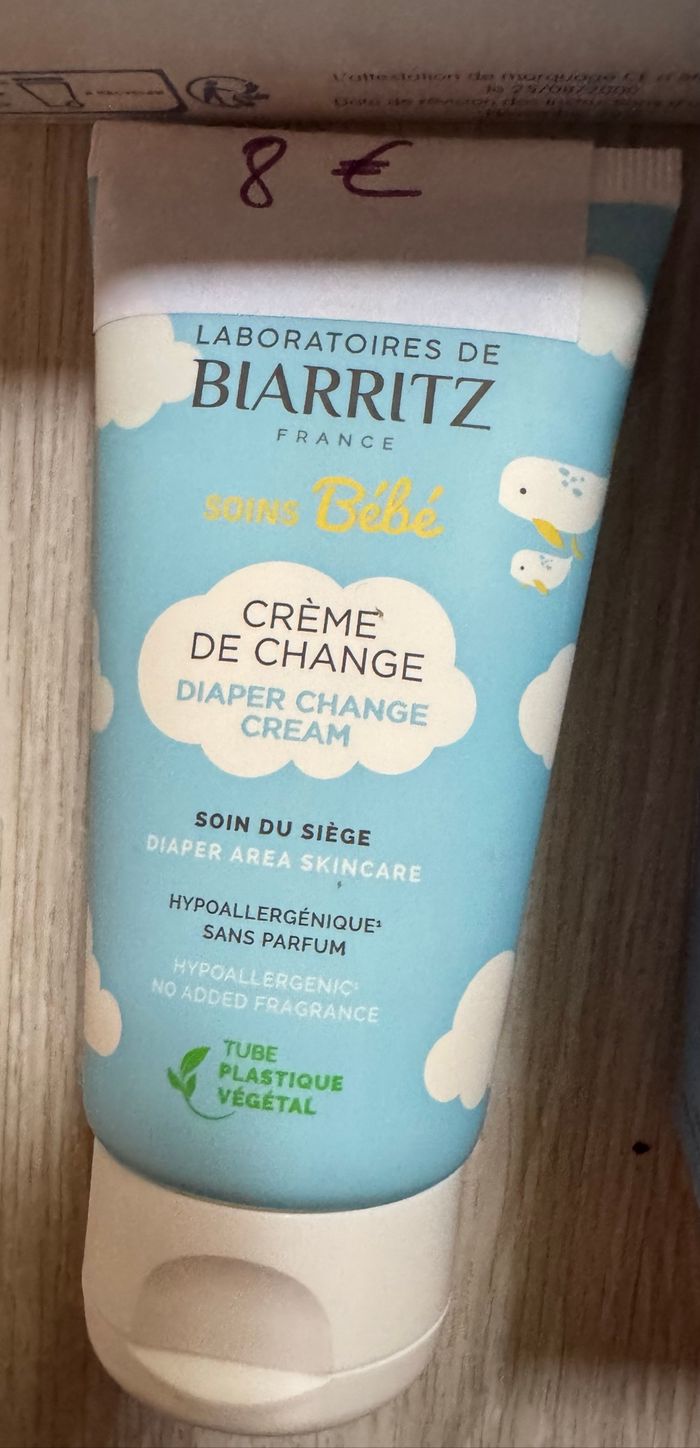Lot de 8 produits neufs bébé : 4 crèmes de change + eau de senteur + sérum physiologique + 2 sachets coton pad - photo numéro 4