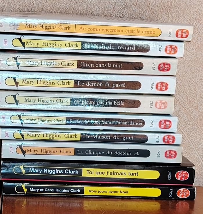 Lot de 22 livres de Mary Higgins Clark - photo numéro 4