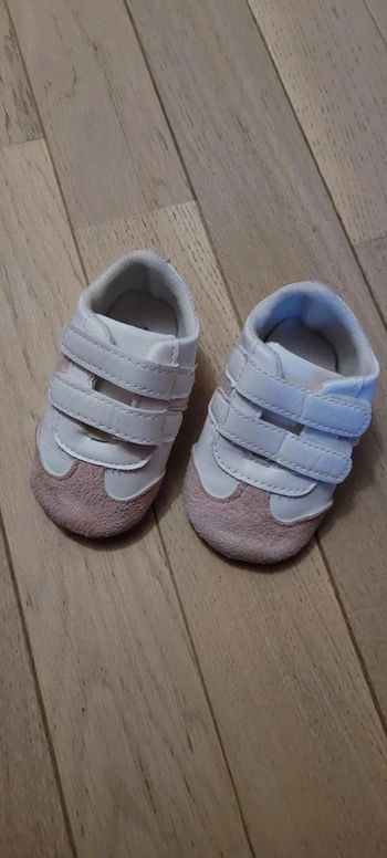 Chaussures taille 6-12 mois