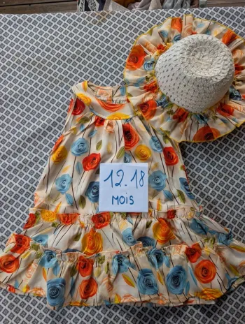 Robe et chapeau bébé fille 12/18 mois