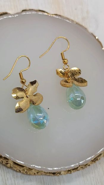 Jolie paire de boucles pendantes