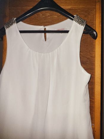 haut voile blanc avec sequin argenté t 34 NEUF