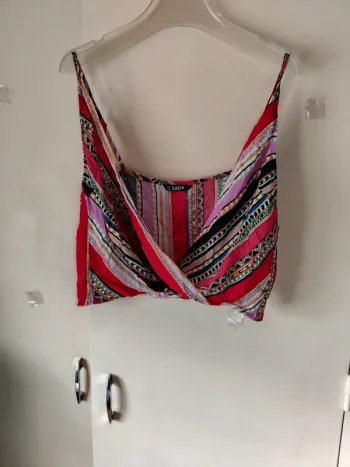Crop top a bretelles Marque shein (A99)