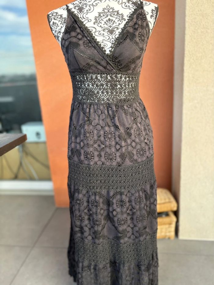 Robe longue à dentelle, taille unique (36/38) , correspond à un M - photo numéro 11