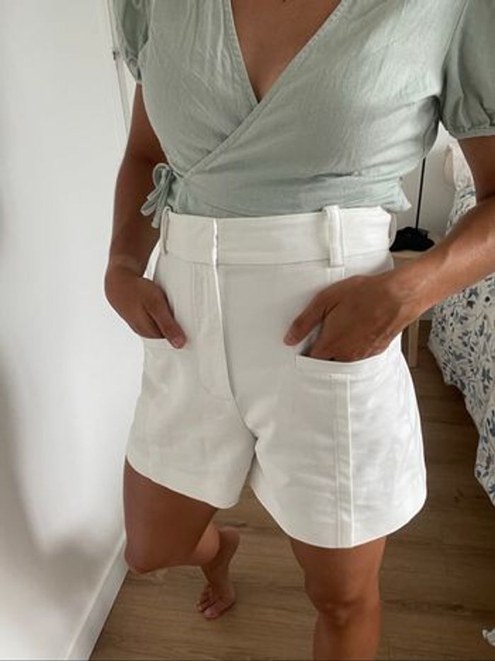 Total look cache cœur et short blanc - photo numéro 6