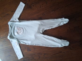 Ensemble grenouillère à motif lapin de marque C&A
