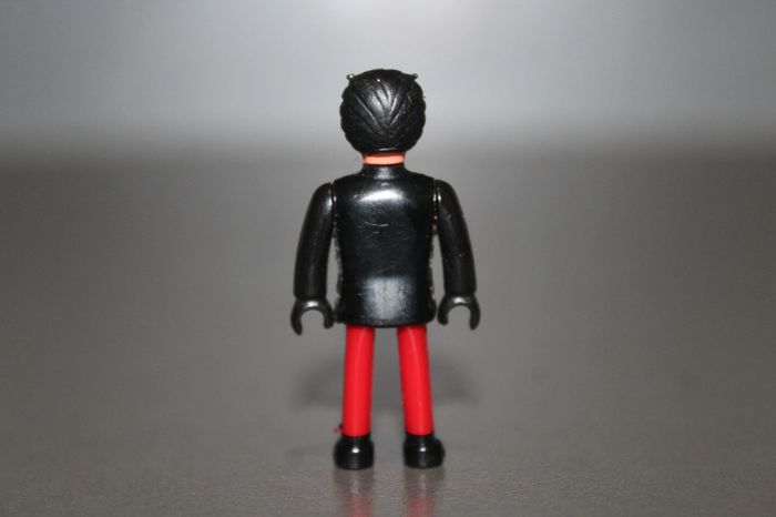 Figurine noir et rouge - Majorette - photo numéro 2
