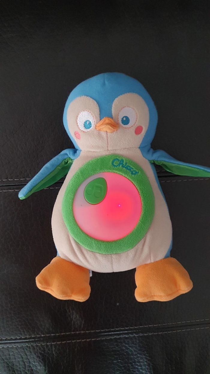 Peluche jouet d'éveil, musicale et lumineuse Pingouin de Chicco - photo numéro 7