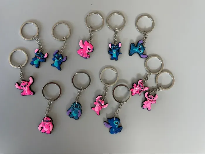 Lot de 12 porte clés stitch