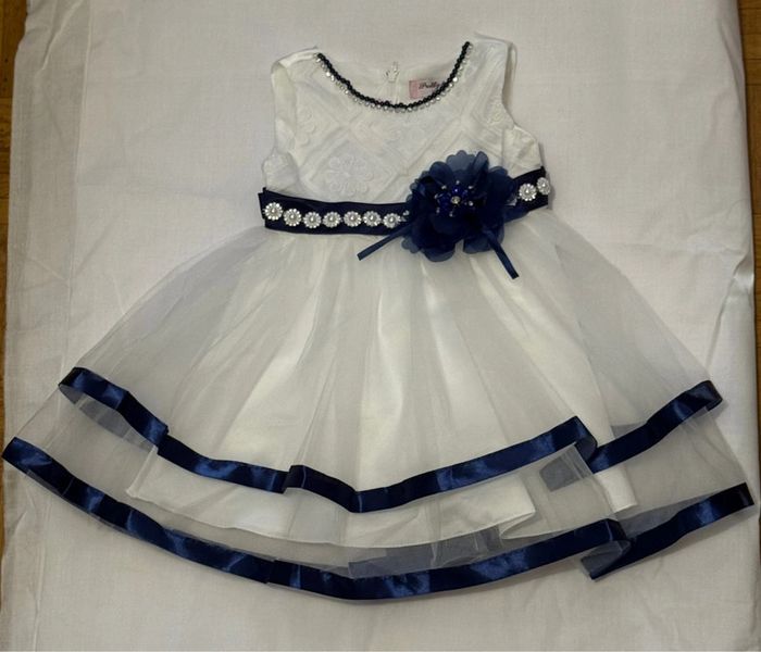 Robe festive pour bébé
