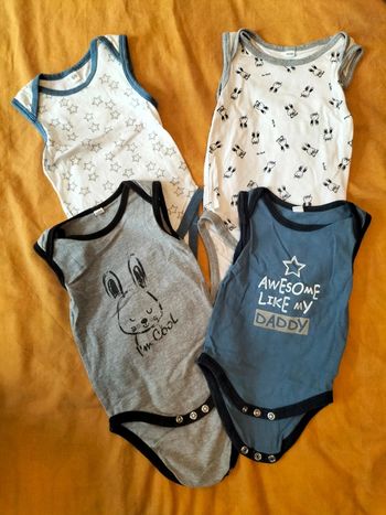 Lot de 4 bodies sans manches 50/56