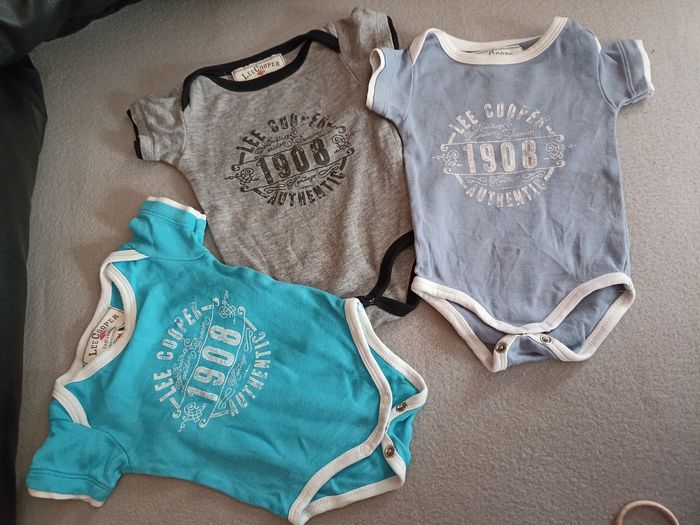 Lot bodys 3 mois