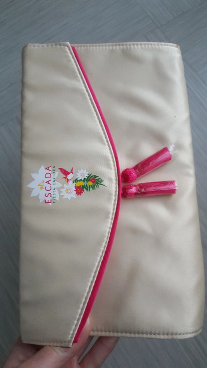 Pochette escada