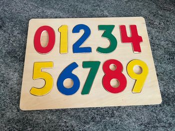 Puzzle en bois chiffres