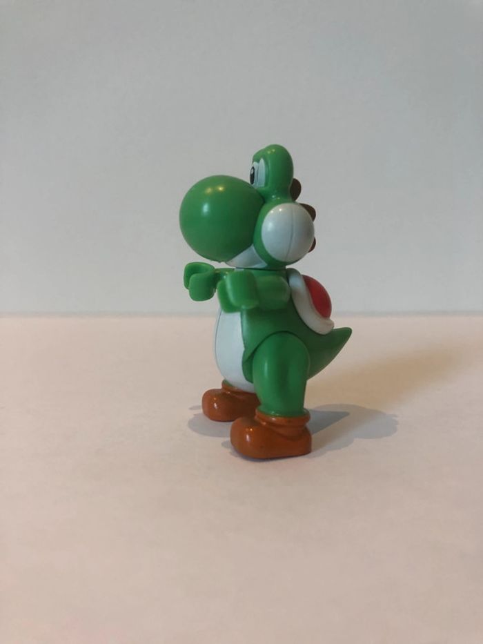 Figurine type lego Yoshi. Super Mario - photo numéro 2