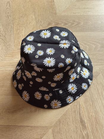 Bob réversible noir & fleuri – 56-58 cm – Neuf & ultra léger – 2 styles en 1