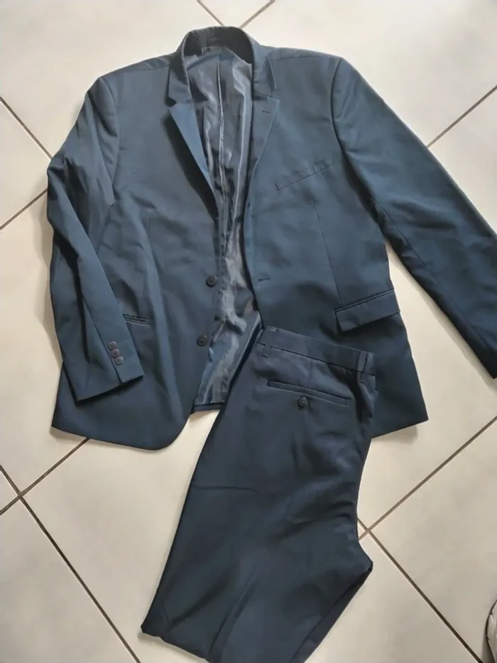 Costume kiabi veste 58 pantalon 46